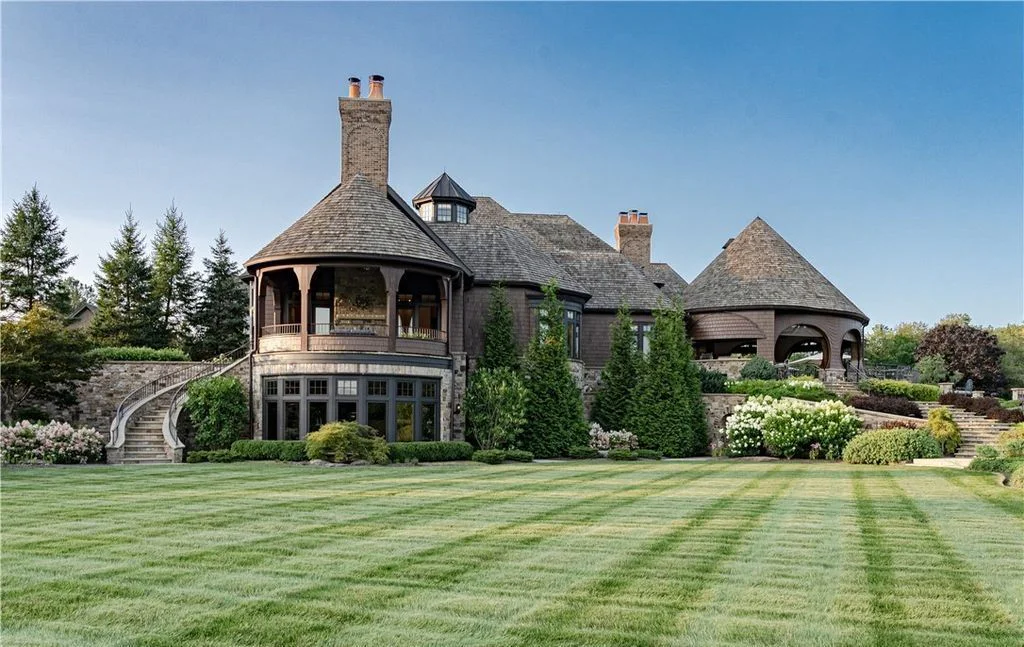 Uma mansão em Ohio Masterpiece Estate in Ohio with Unique Amenities and Impeccable Craftsmanship Listed for 19995000 40 | Arquitetura | arquitetura, casa, imóvel, mansão