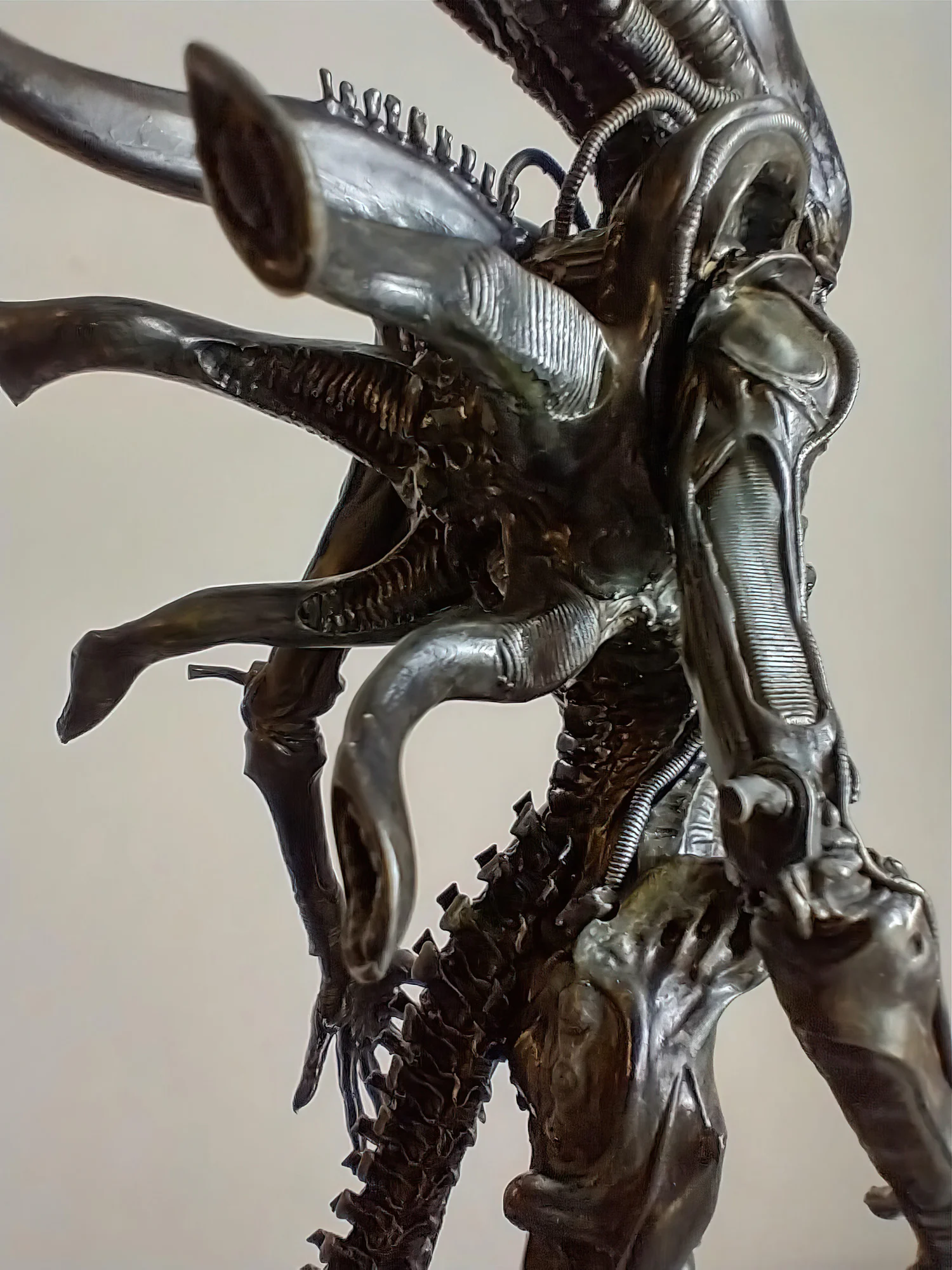 Xenomorfo parte final - Pintura costas | Arte | 3d, aliens, escultura, xenomorfo
