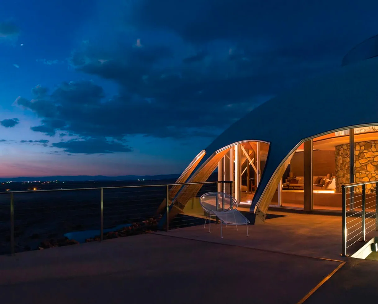 A casa domo no topo do vulcão dfg | Arquitetura | arquitetura, casa, curioso, vulcão