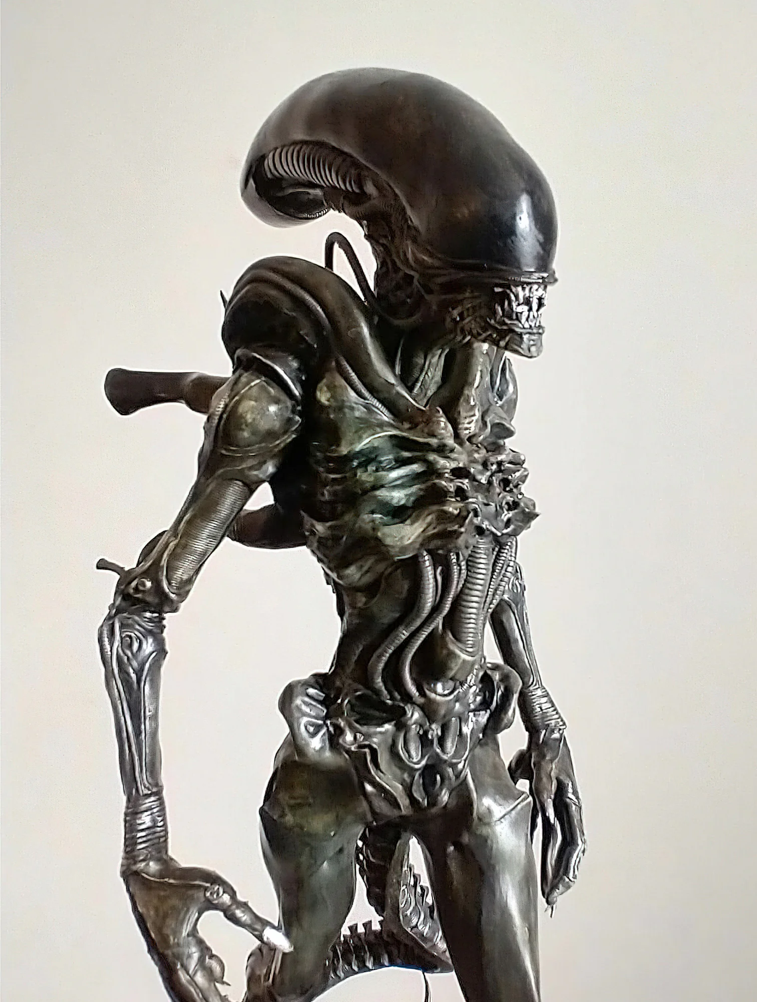 Xenomorfo parte final - Pintura pesrpectiva | Arte | 3d, aliens, escultura, xenomorfo