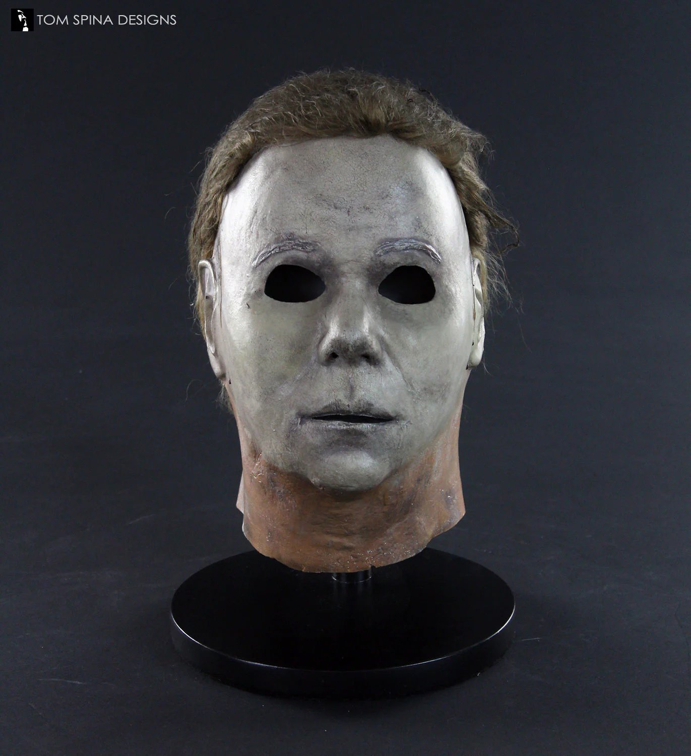 Máscaras, capacetes e adereços de cabeça que marcaram o mundo don post 75 shatner myers mask restoraion 1 | Curiosidades | adereços, cabeça, curiosidades, histórico, mascaras, midia, reis